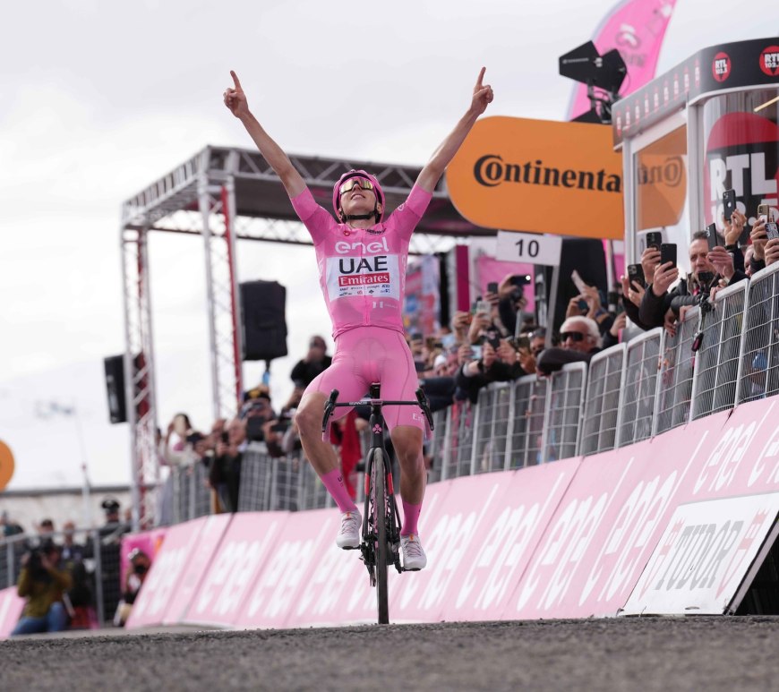 Pogačar s'emporta la 15a etapa. Foto: Giro Itàlia (M) | LaPresse
