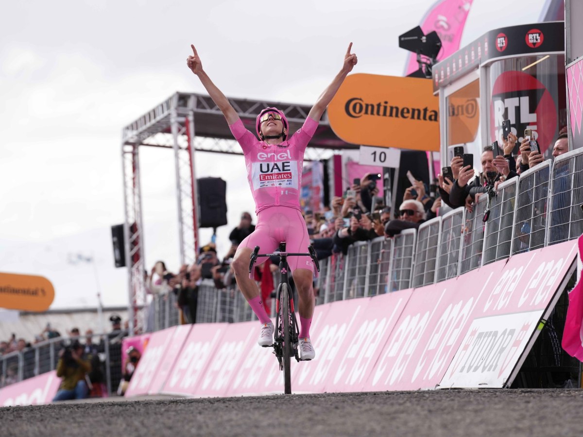 Etapa 15 Giro Itàlia (M): Pogačar dignifica la cursa i el ciclisme