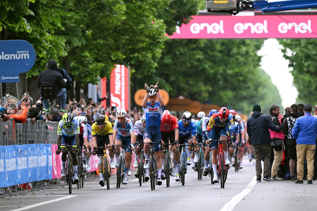 Merlier s'endú la 3a etapa del Giro Itàlia (M). Foto: Soudal Quick-Step | Getty Images Sport